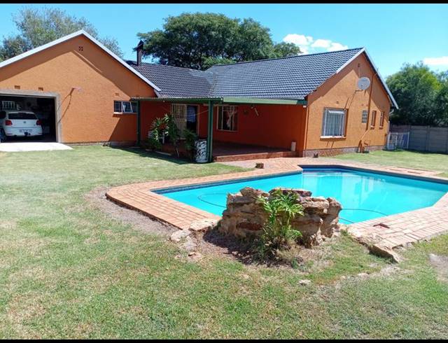 3 BEDROOM HOUSE FOR SALE IN GROENEWEIDE